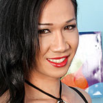 Elegant and poised Asian TS gets naked for Yum